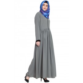 Grey Coloured Latest Design Pleated Zipper Abaya