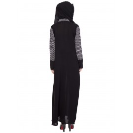 Black abaya with white print